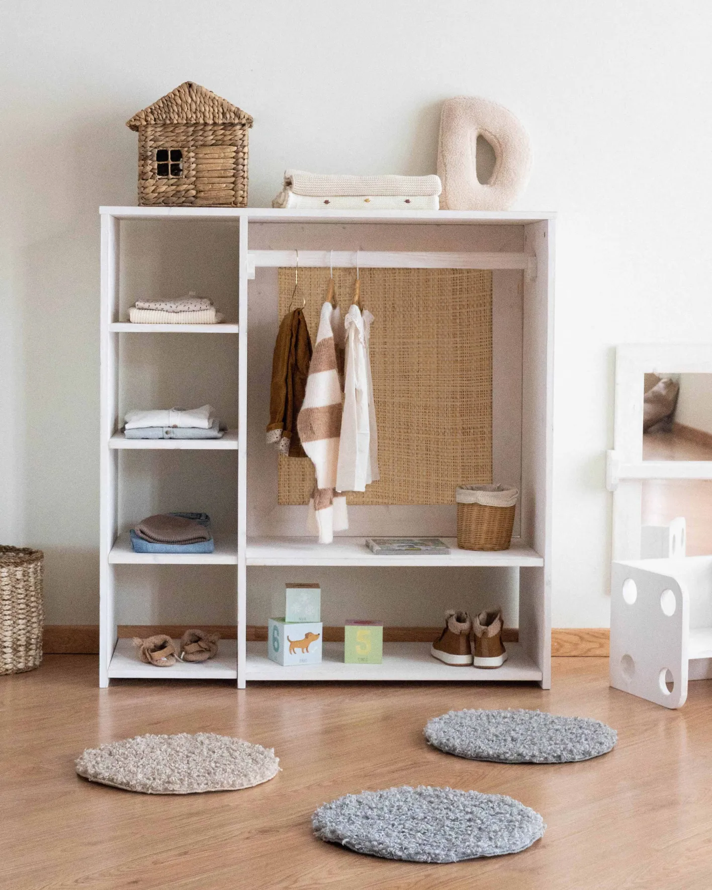 Best Sale Hannun Armoire Montessori Blai