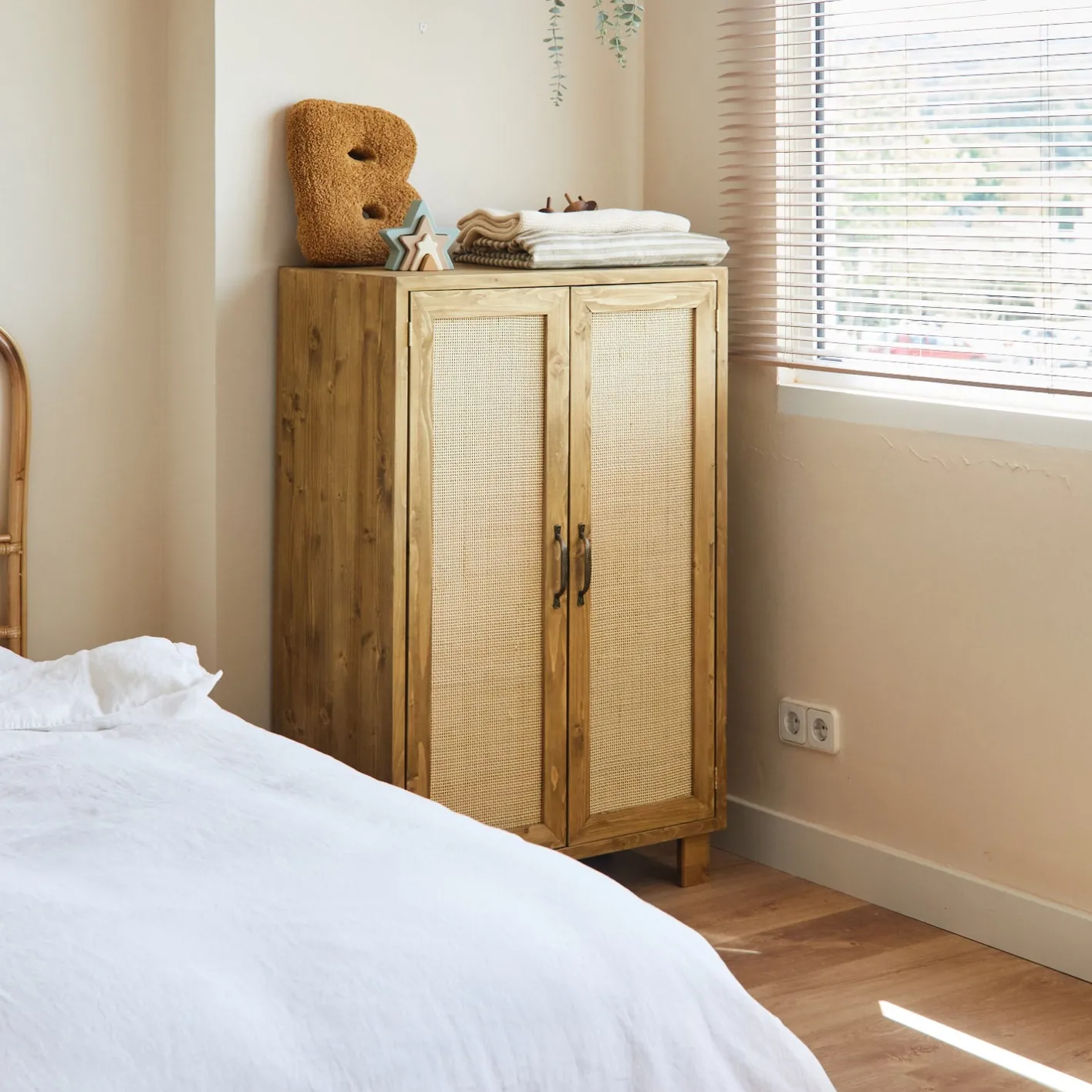 Cheap Hannun Armoire Montessori Tayen