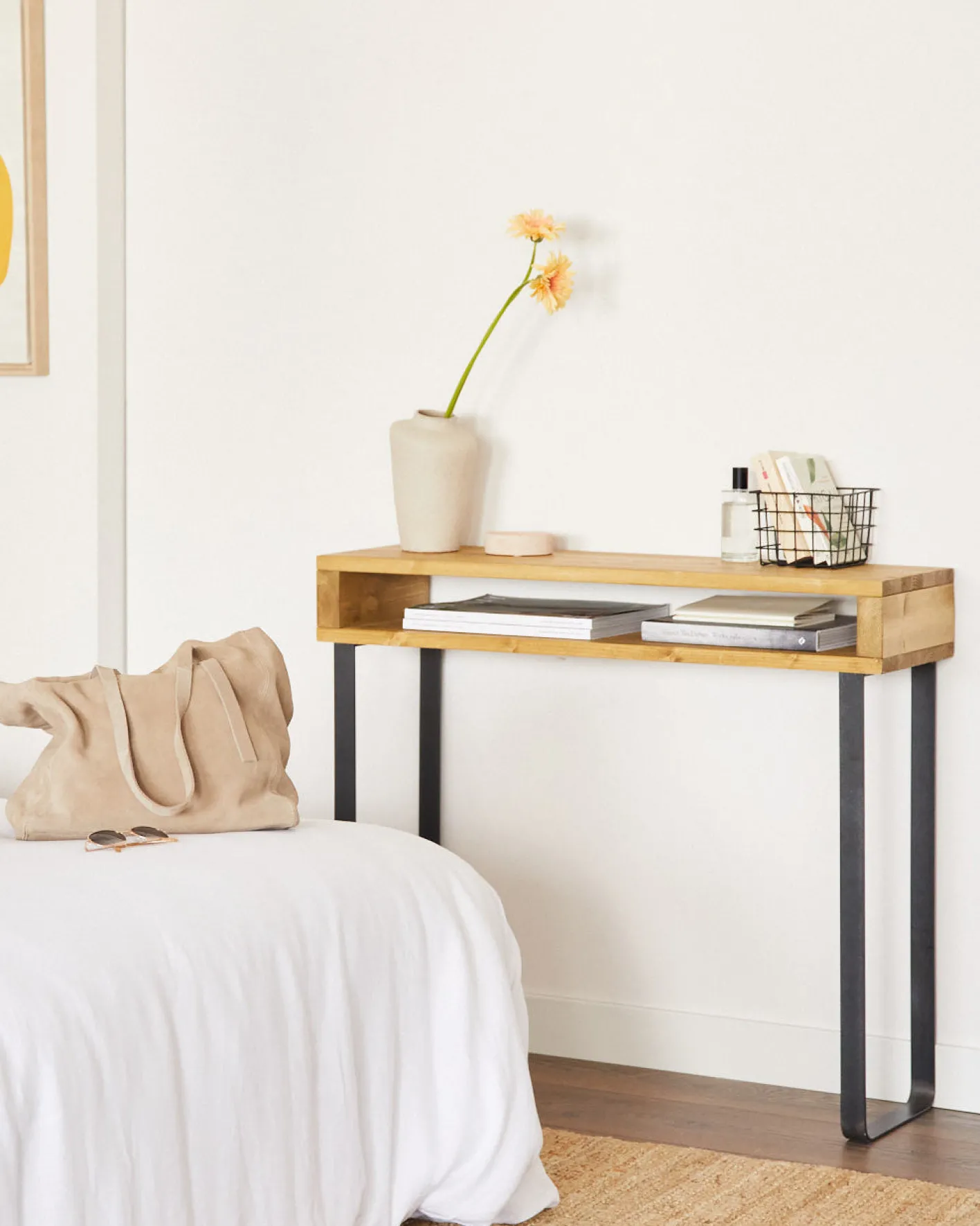 Clearance Hannun Console Niobe