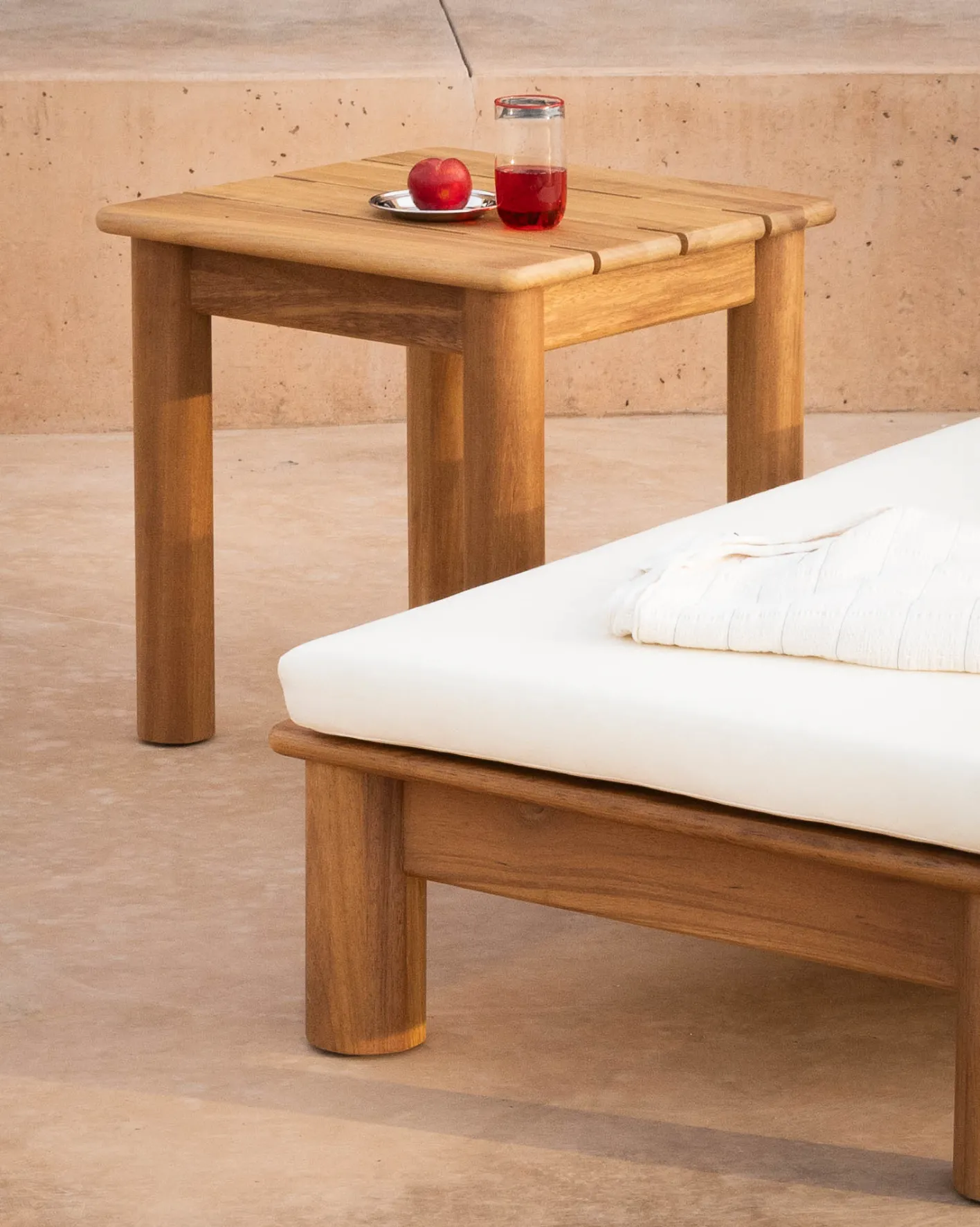 New Hannun Table d'appoint extérieure Raggio Iroko