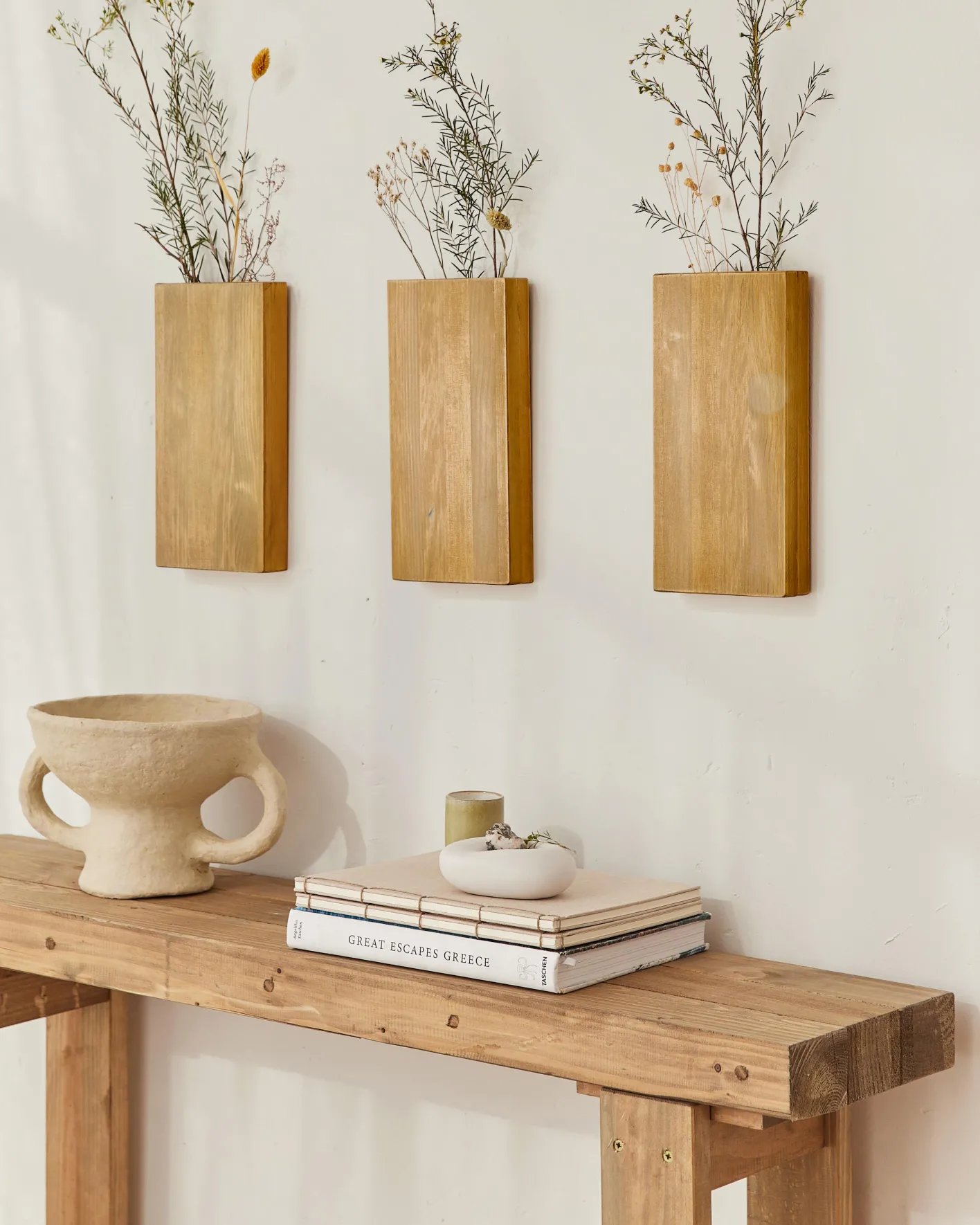 New Hannun Vase mural Koen