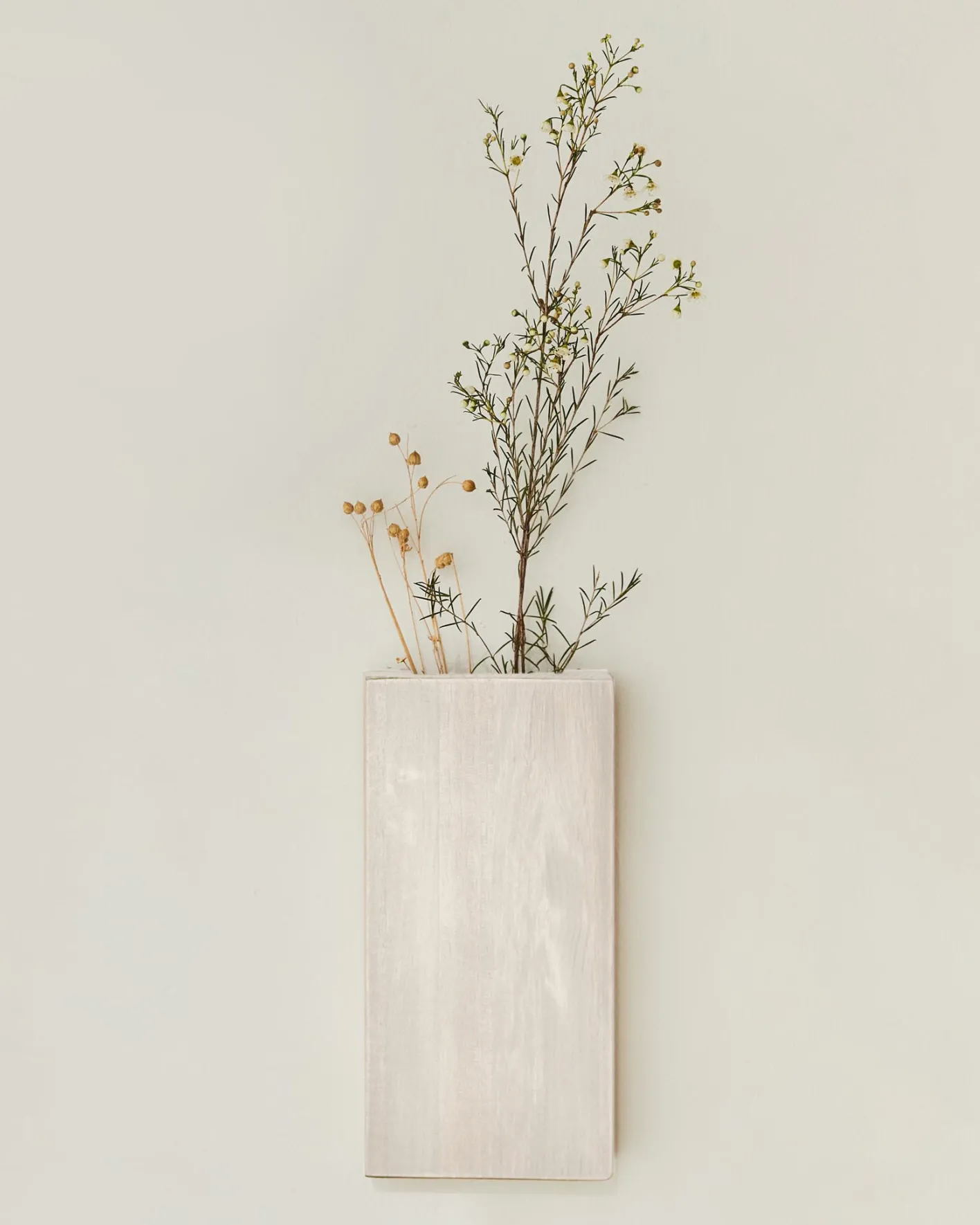 New Hannun Vase mural Koen