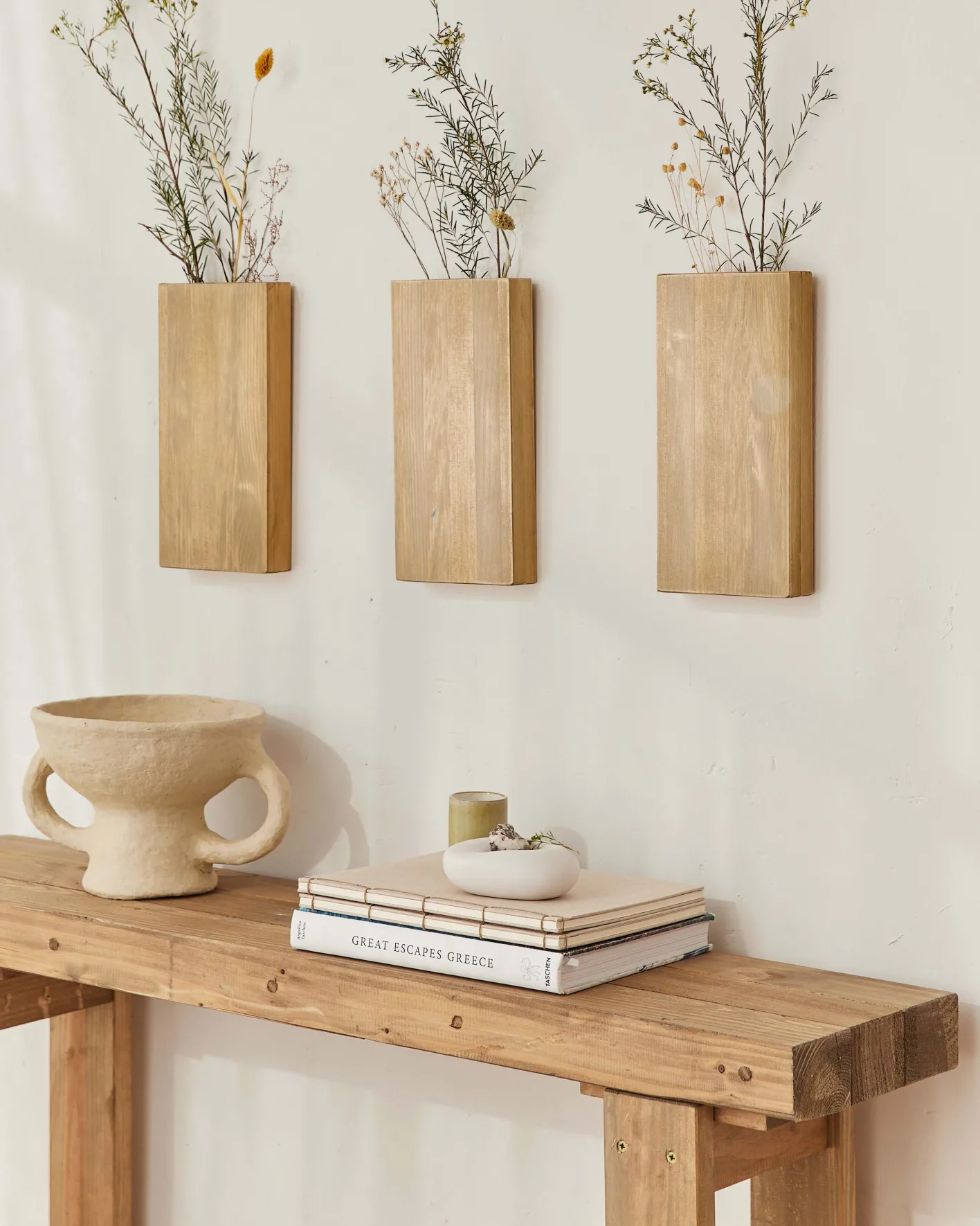 New Hannun Vase mural Koen