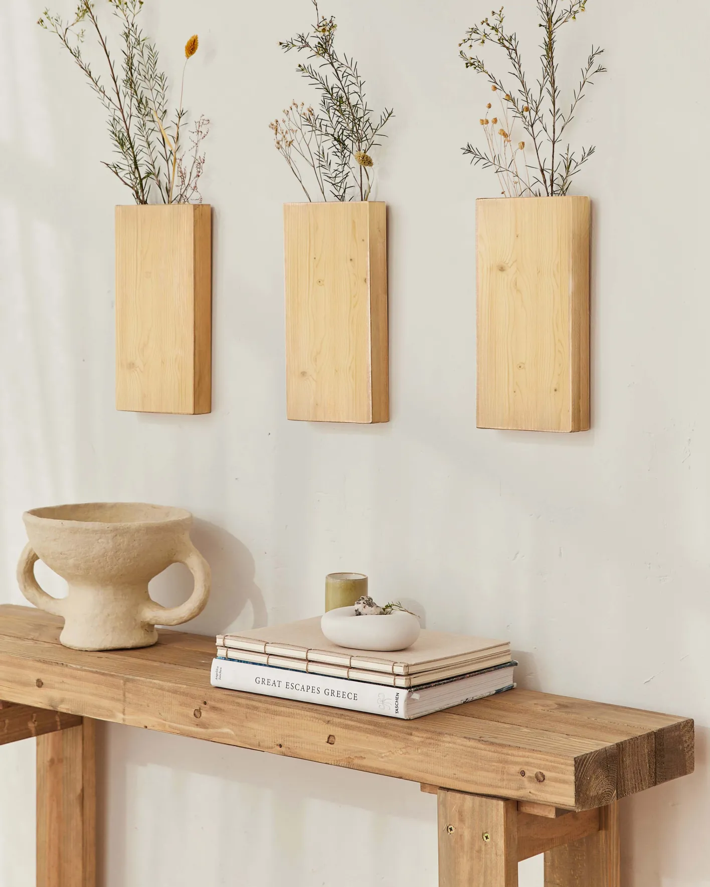 New Hannun Vase mural Koen